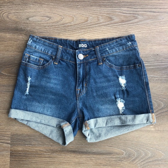 BDG Alexa Cuffed Denim Shorts - Picture 2 of 4